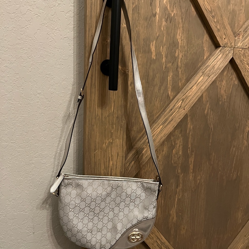 **SOLD**Gucci shoulder bag